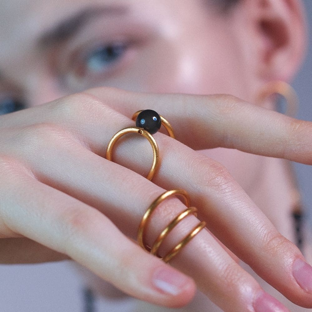 anillo de ágata azul onix bañado en oro 24 kilates para mujer moderno moderna estilo minimalista